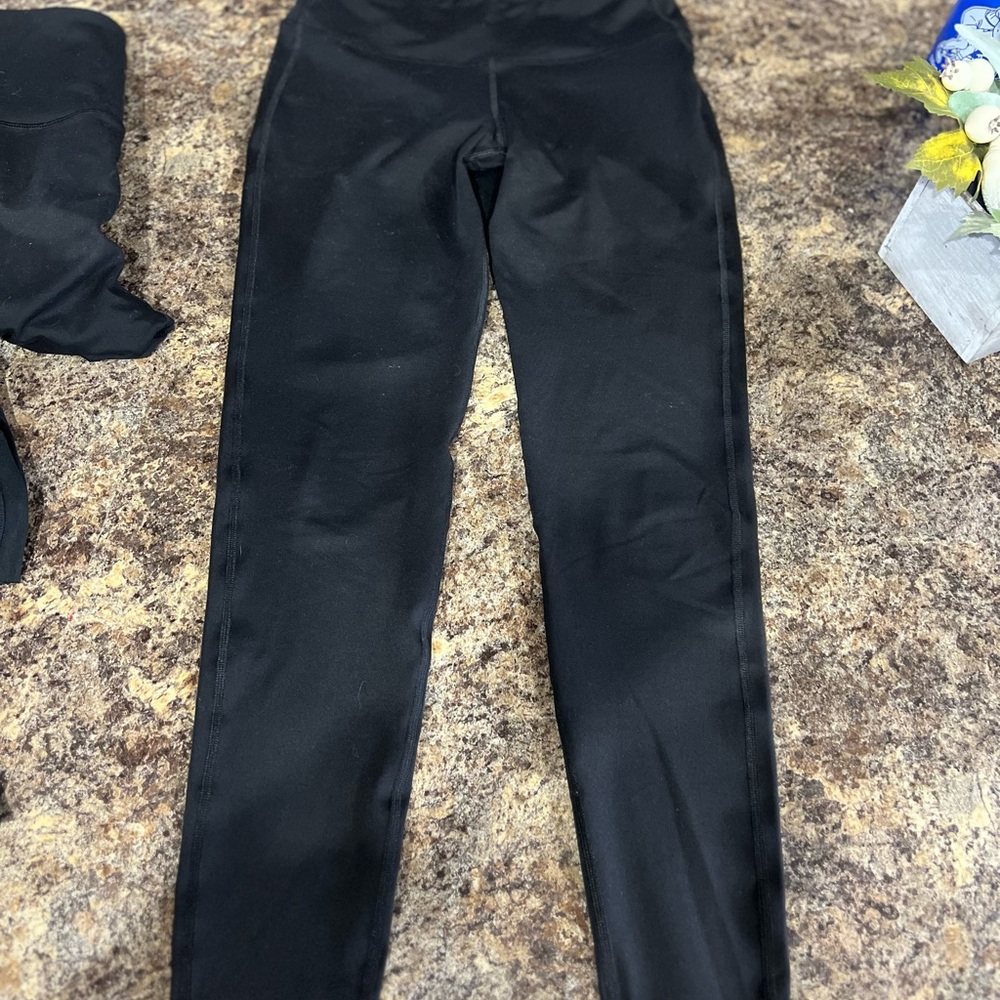 Old Navy Black Elevate Leggings - image 7